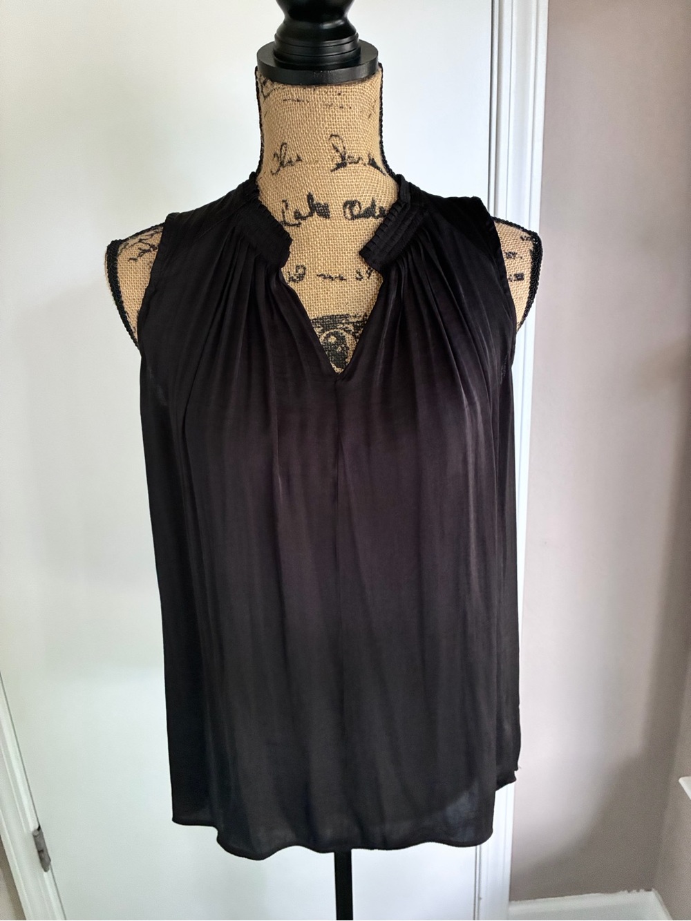 Simply Vera Vera Wang Black Sleeveless Pleated V-Neck Blouse